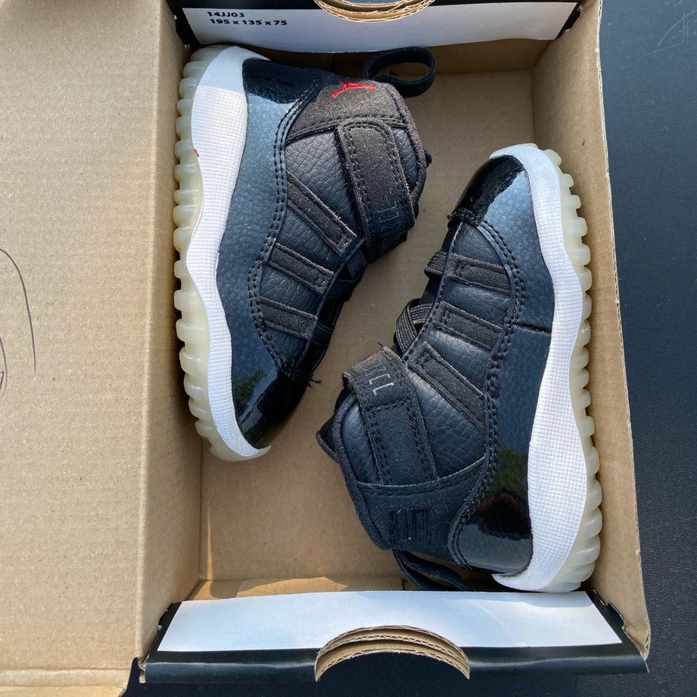 Jordan Retro 11 ( kids)